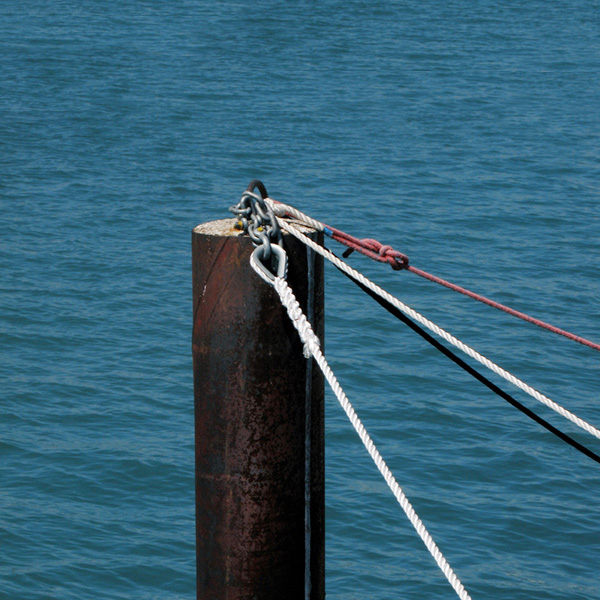 Mooring with spliced docklines shackled to ring bolt